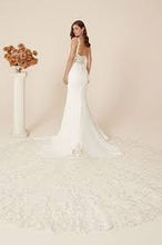 Load image into Gallery viewer, Justin Alexander "Alivia" 88153, Salon Sample
