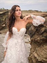 Load image into Gallery viewer, Maggie Sottero "Destin", Salon Sample (no sleeves)