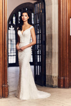 Load image into Gallery viewer, Paloma Blanca 4915, Salon Sample