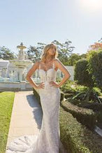 Load image into Gallery viewer, Madi Lane "Denley", Salon Sample