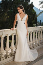 Load image into Gallery viewer, Justin Alexander style 88071, Salon Sample
