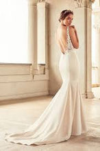 Load image into Gallery viewer, Paloma Blanca 4792, Salon Sample