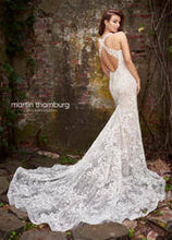 Load image into Gallery viewer, Mon Cheri 119254, Salon Sample
