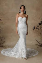 Load image into Gallery viewer, Justin Alexander 88328, Salon Sample