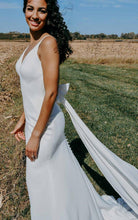Load image into Gallery viewer, Stella York style 7290, Salon Sample