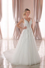 Load image into Gallery viewer, Stella York style 6752, Salon Sample