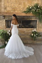 Load image into Gallery viewer, Stella York style 7432, Salon Sample
