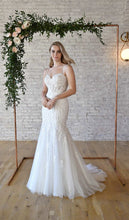 Load image into Gallery viewer, Stella York 7337, Salon Sample
