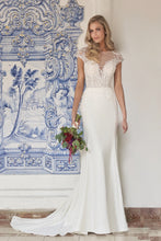 Load image into Gallery viewer, Jasmine style T202052U, Immacualte salon sample