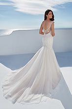 Load image into Gallery viewer, Justin Alexander style 88180, Salon Sample