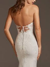 Load image into Gallery viewer, Pronovias "Astrid", Salon Sample
