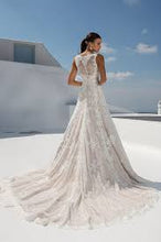 Load image into Gallery viewer, Justin Alexander style 88009, Salon Sample
