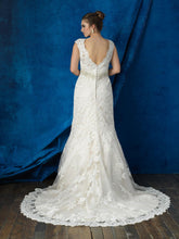 Load image into Gallery viewer, Allure style 386W, Salon Sample
