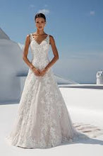 Load image into Gallery viewer, Justin Alexander style 88009, Salon Sample