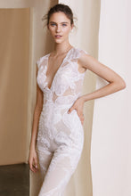 Load image into Gallery viewer, Justin Alexander Signature, style 99100, Salon Sample