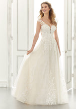 Load image into Gallery viewer, MoriLee "Alice", Salon Sample