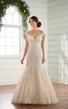 Load image into Gallery viewer, Essence Of Australia D2434, Salon Sample