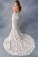 Load image into Gallery viewer, Kenneth Winston style 1790, Immaculate Salon Sample