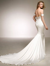 Load image into Gallery viewer, Pronovias "Dante", Salon Sample