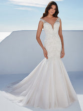 Load image into Gallery viewer, Justin Alexander style 88180, Salon Sample