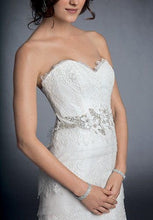 Load image into Gallery viewer, Eve of Milady Style 1519, NEW