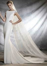 Load image into Gallery viewer, Pronovias "Orsala", Salon Sample
