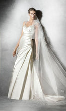 Load image into Gallery viewer, Pronovias "Prunella", Salon Sample
