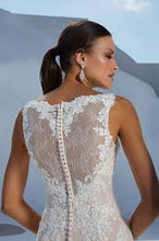 Load image into Gallery viewer, Justin Alexander style 88009, Salon Sample