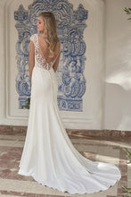 Load image into Gallery viewer, Jasmine style T202052U, Immacualte salon sample