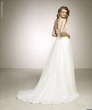Load image into Gallery viewer, Pronovias "Dalgo", Salon Sample