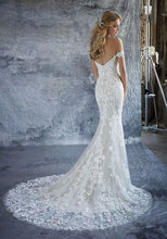 Load image into Gallery viewer, MoriLee "Kassia", Immaculate Salon Sample